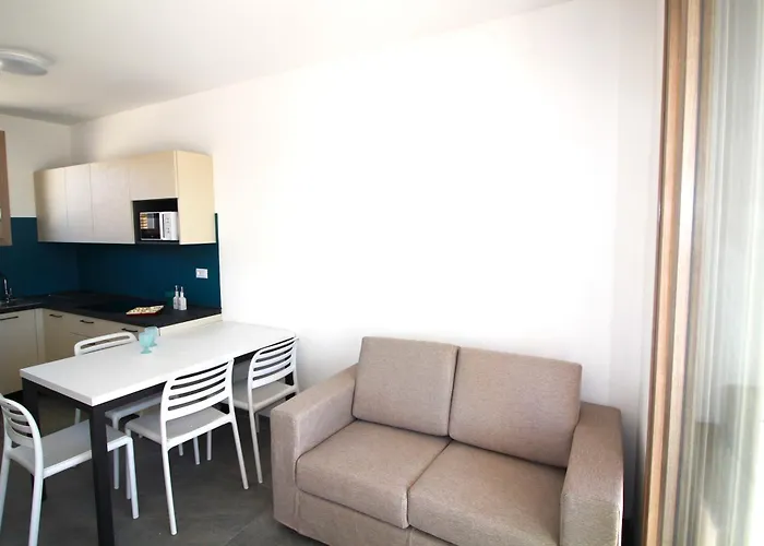 Athesis * ロゾリーナ・マーレ